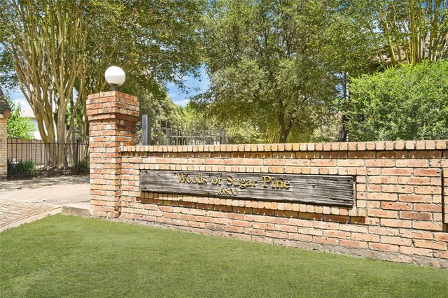 16800 Sugar Pine Drive 31, Houston, TX 77090