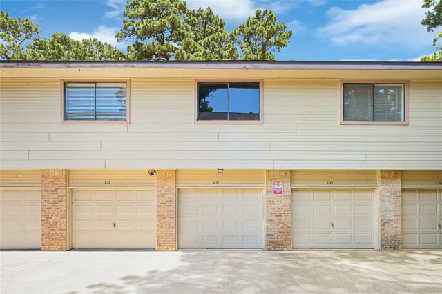 16800 Sugar Pine Drive 31, Houston, TX 77090