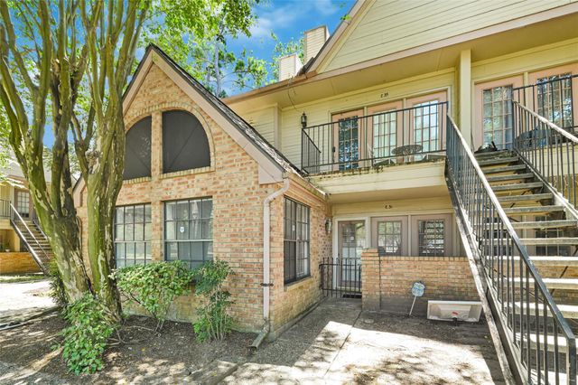 16800 Sugar Pine Drive 31, Houston, TX 77090