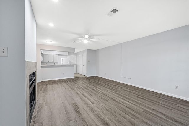 16800 Sugar Pine Drive 31, Houston, TX 77090