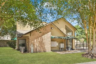 16800 Sugar Pine Drive 31, Houston, TX 77090
