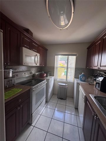 5252 SW 139th Pl 5252, Miami, FL 33175