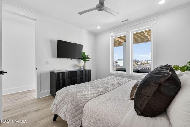 458 Ocean Boulevard W, Supply, NC 28462