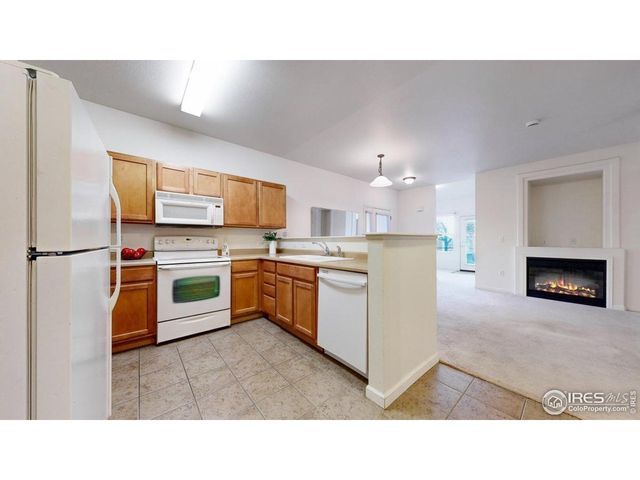 902 Lucca Dr, Evans, CO 80620