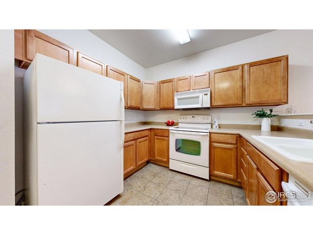 902 Lucca Dr, Evans, CO 80620