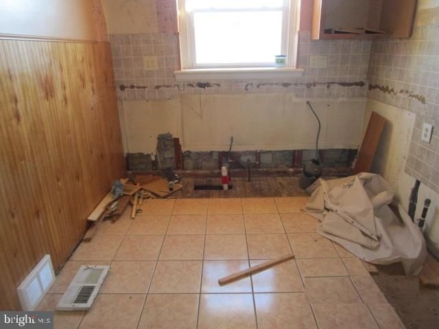 8816 BRADFORD ST, Philadelphia, PA 19115