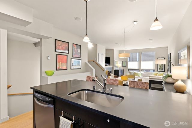 4923 39th Avenue S, Seattle, WA 98118