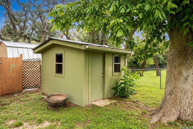 1123 Nancy Beth, Kerrville, TX 78028