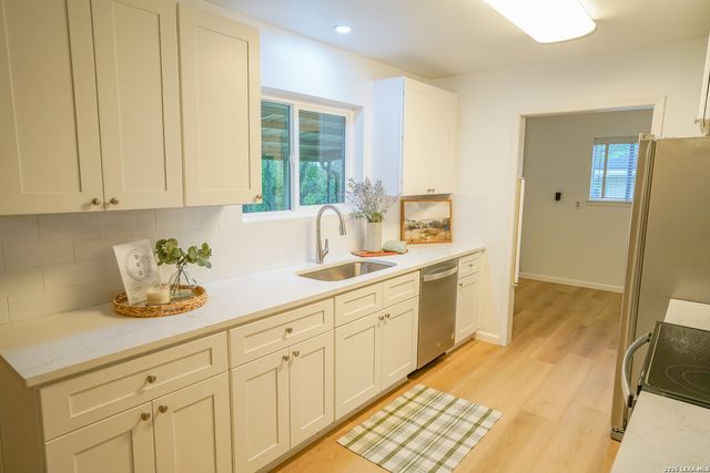 1123 Nancy Beth, Kerrville, TX 78028