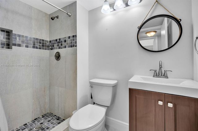 3300 W Rolling Hills Cir 307, Davie, FL 33328