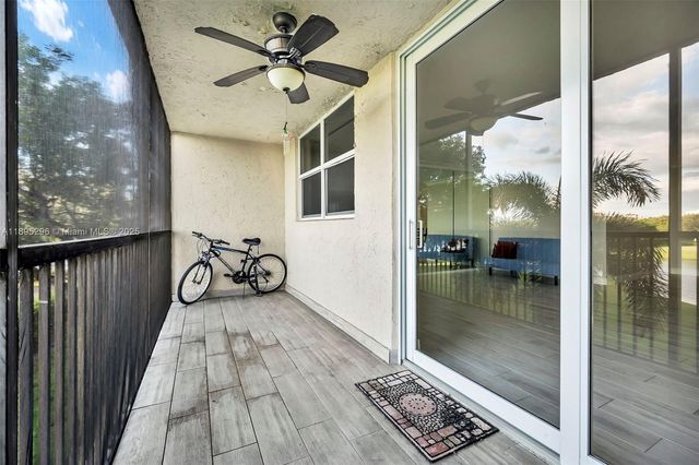 3300 W Rolling Hills Cir 307, Davie, FL 33328