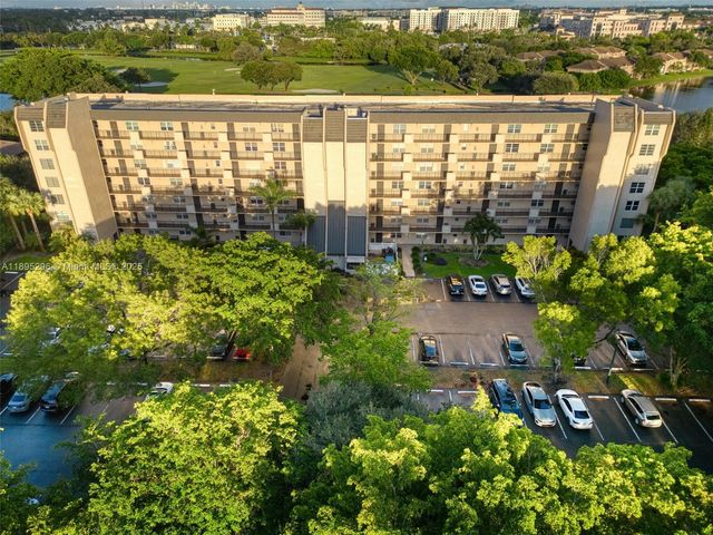 3300 W Rolling Hills Cir 307, Davie, FL 33328