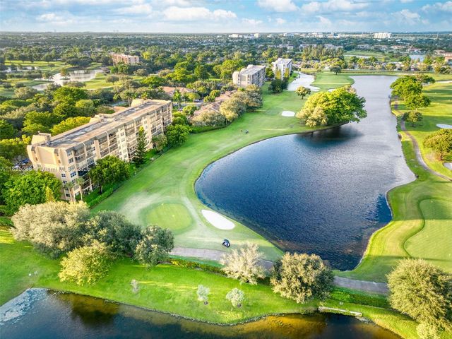 3300 W Rolling Hills Cir 307, Davie, FL 33328
