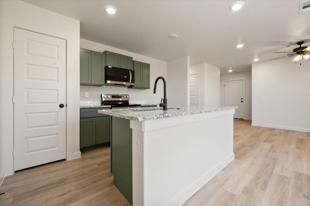 517 E 24th Street, Wolfforth, TX 79382