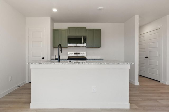 517 E 24th Street, Wolfforth, TX 79382