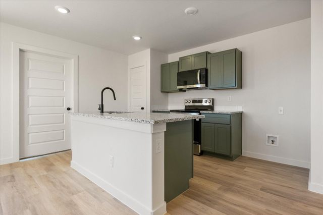 517 E 24th Street, Wolfforth, TX 79382