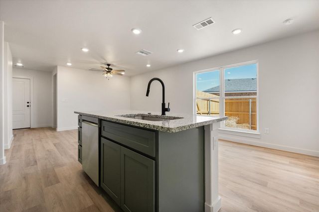 517 E 24th Street, Wolfforth, TX 79382