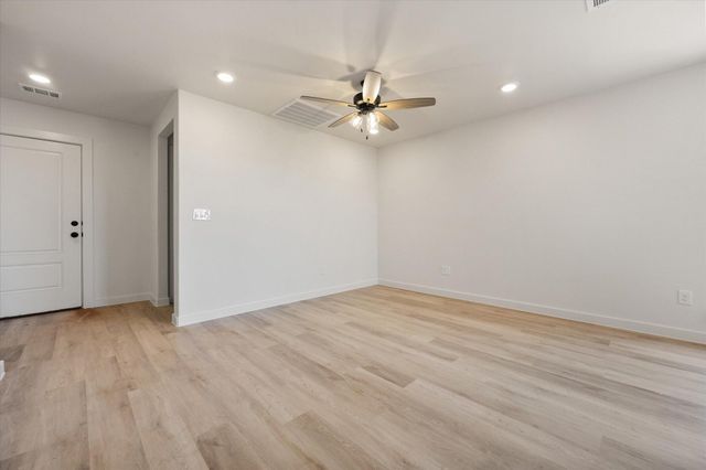 517 E 24th Street, Wolfforth, TX 79382