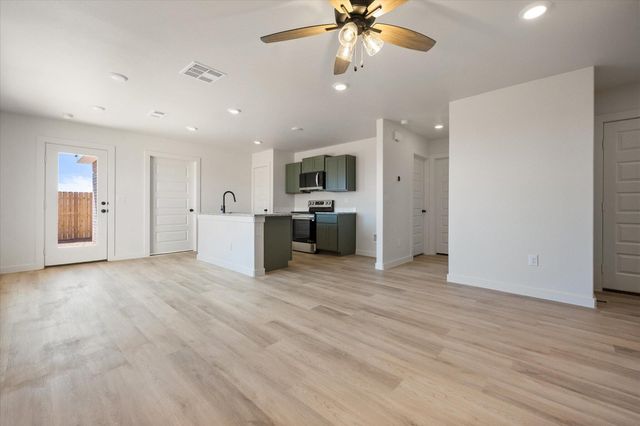 517 E 24th Street, Wolfforth, TX 79382