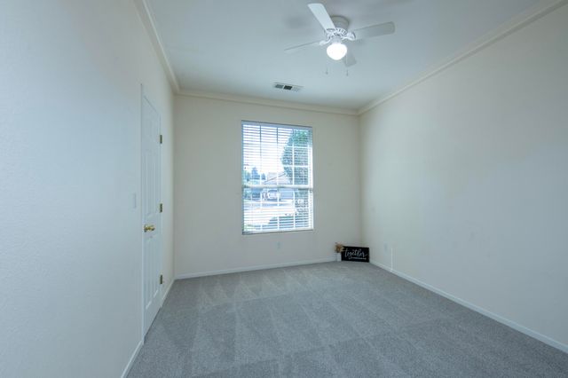 2738 W Ceres Court, Visalia, CA 93291