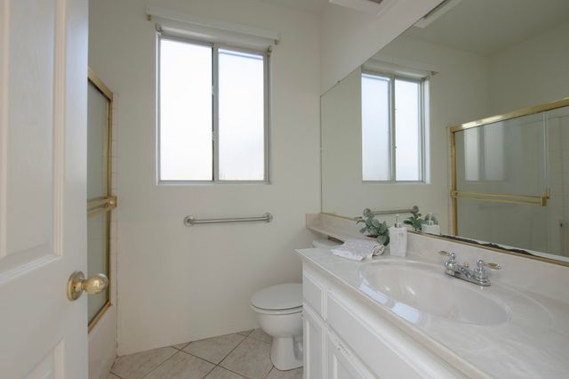 2738 W Ceres Court, Visalia, CA 93291