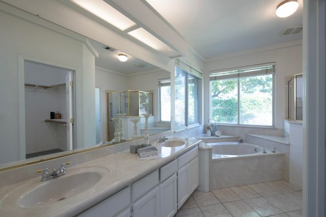 2738 W Ceres Court, Visalia, CA 93291