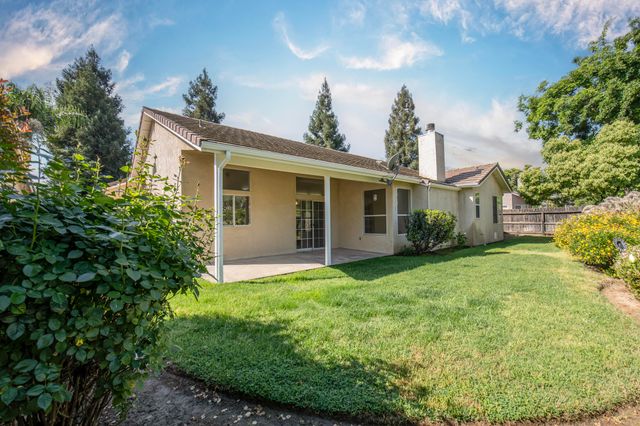 2738 W Ceres Court, Visalia, CA 93291