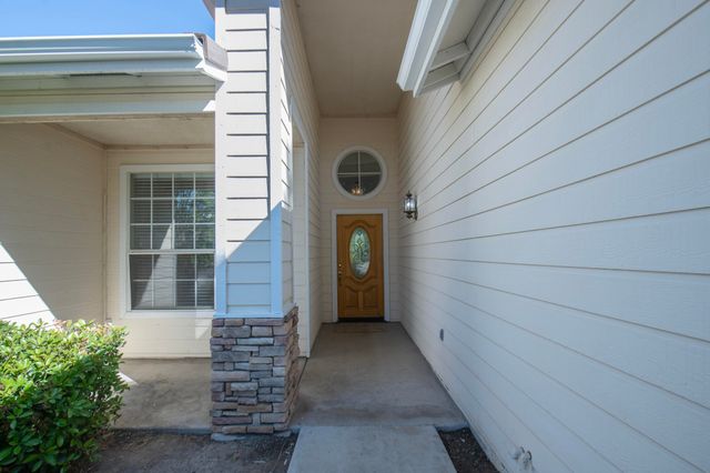 2738 W Ceres Court, Visalia, CA 93291