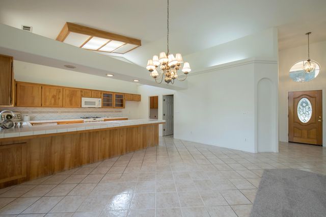 2738 W Ceres Court, Visalia, CA 93291