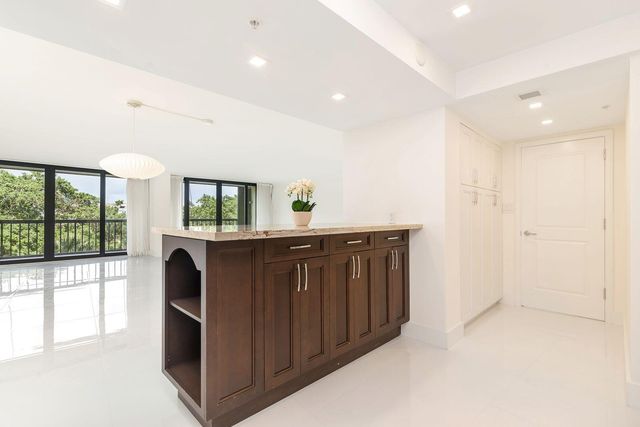 2450 Presidential Way 505, West Palm Beach, FL 33401