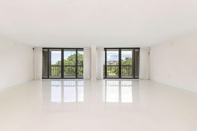 2450 Presidential Way 505, West Palm Beach, FL 33401