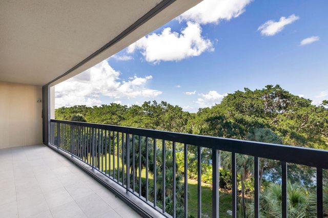 2450 Presidential Way 505, West Palm Beach, FL 33401