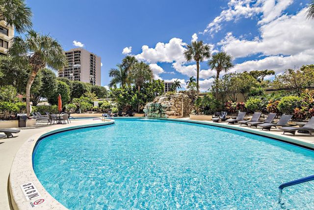 2450 Presidential Way 505, West Palm Beach, FL 33401