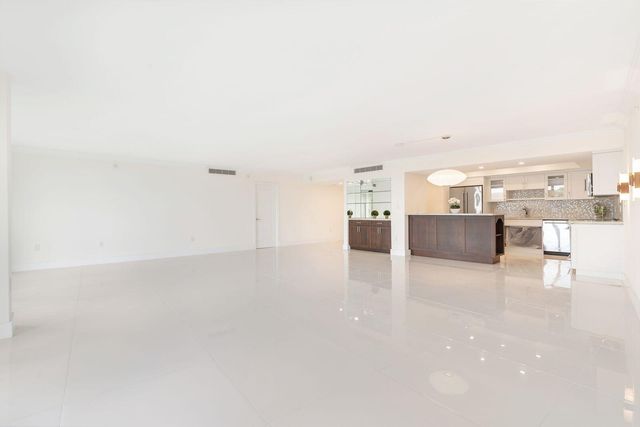 2450 Presidential Way 505, West Palm Beach, FL 33401