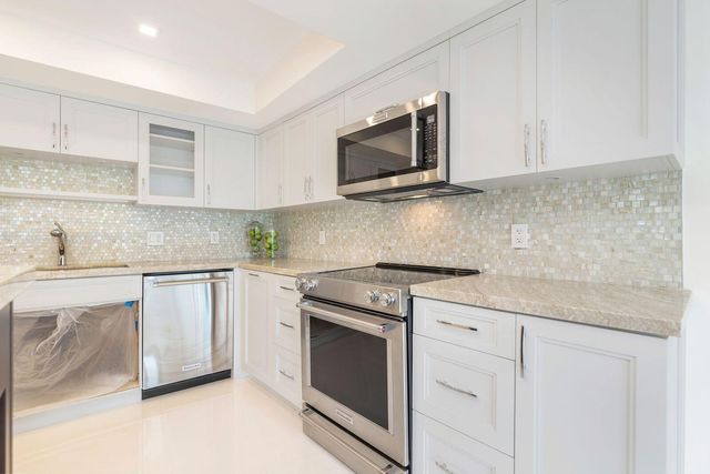 2450 Presidential Way 505, West Palm Beach, FL 33401