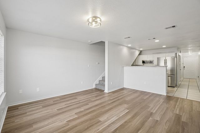 4021 Preferred Place, Dallas, TX 75237