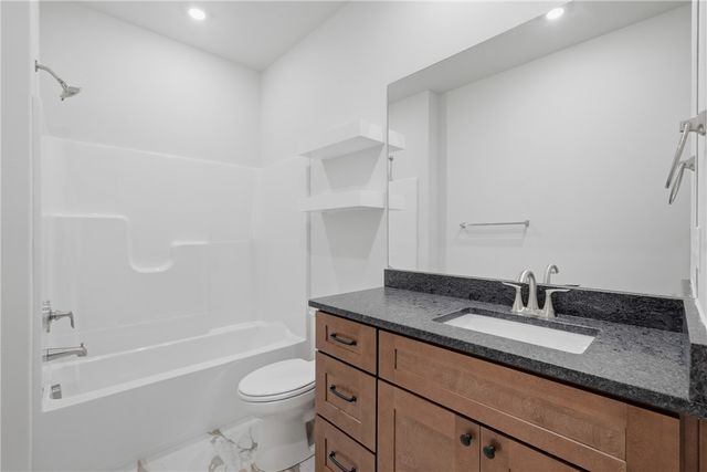 2308 N Zane Street, Siloam Springs, AR 72761