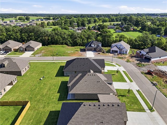 2308 N Zane Street, Siloam Springs, AR 72761