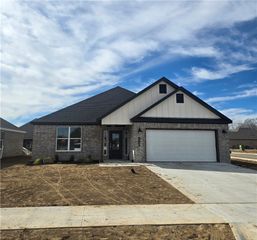 2308 N Zane Street, Siloam Springs, AR 72761