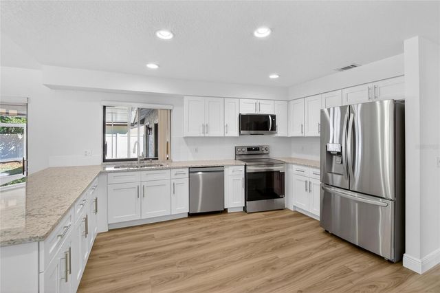 1741 SHADY LEAF DRIVE, Valrico, FL 33596