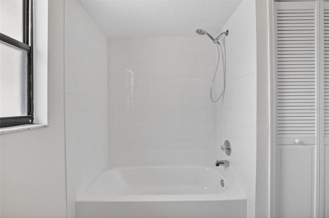 1741 SHADY LEAF DRIVE, Valrico, FL 33596