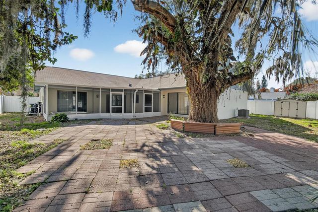 1741 SHADY LEAF DRIVE, Valrico, FL 33596