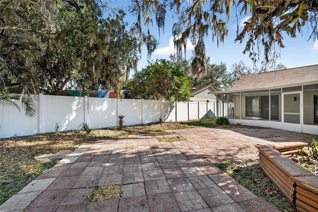 1741 SHADY LEAF DRIVE, Valrico, FL 33596