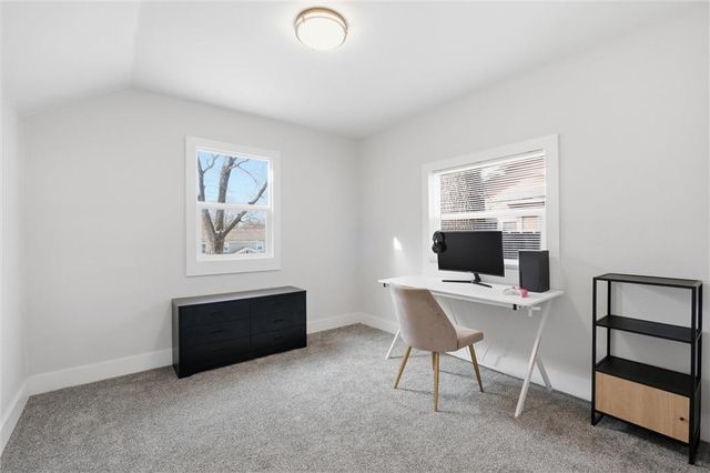 930 W 7th Street, Leavenworth, KS 66048