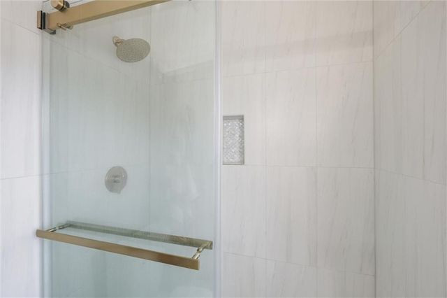 930 W 7th Street, Leavenworth, KS 66048