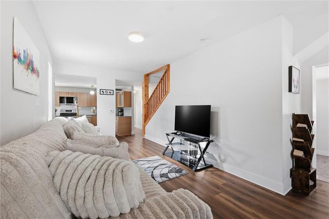 930 W 7th Street, Leavenworth, KS 66048