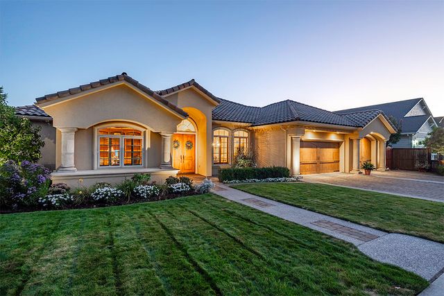 4506 Pinnacle Drive, Medford, OR 97504