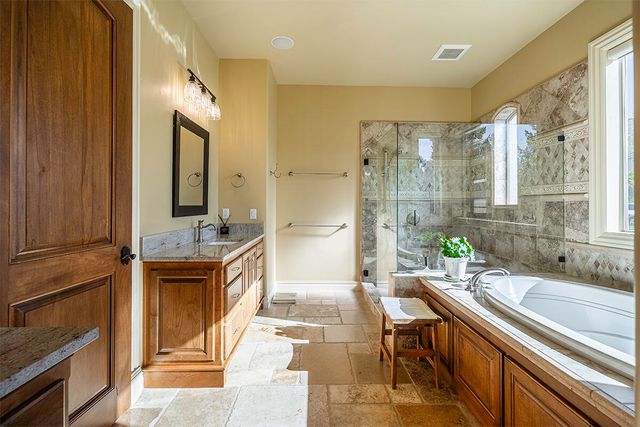 4506 Pinnacle Drive, Medford, OR 97504