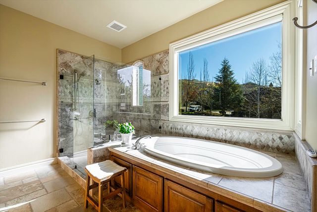 4506 Pinnacle Drive, Medford, OR 97504