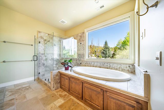 4506 Pinnacle Drive, Medford, OR 97504